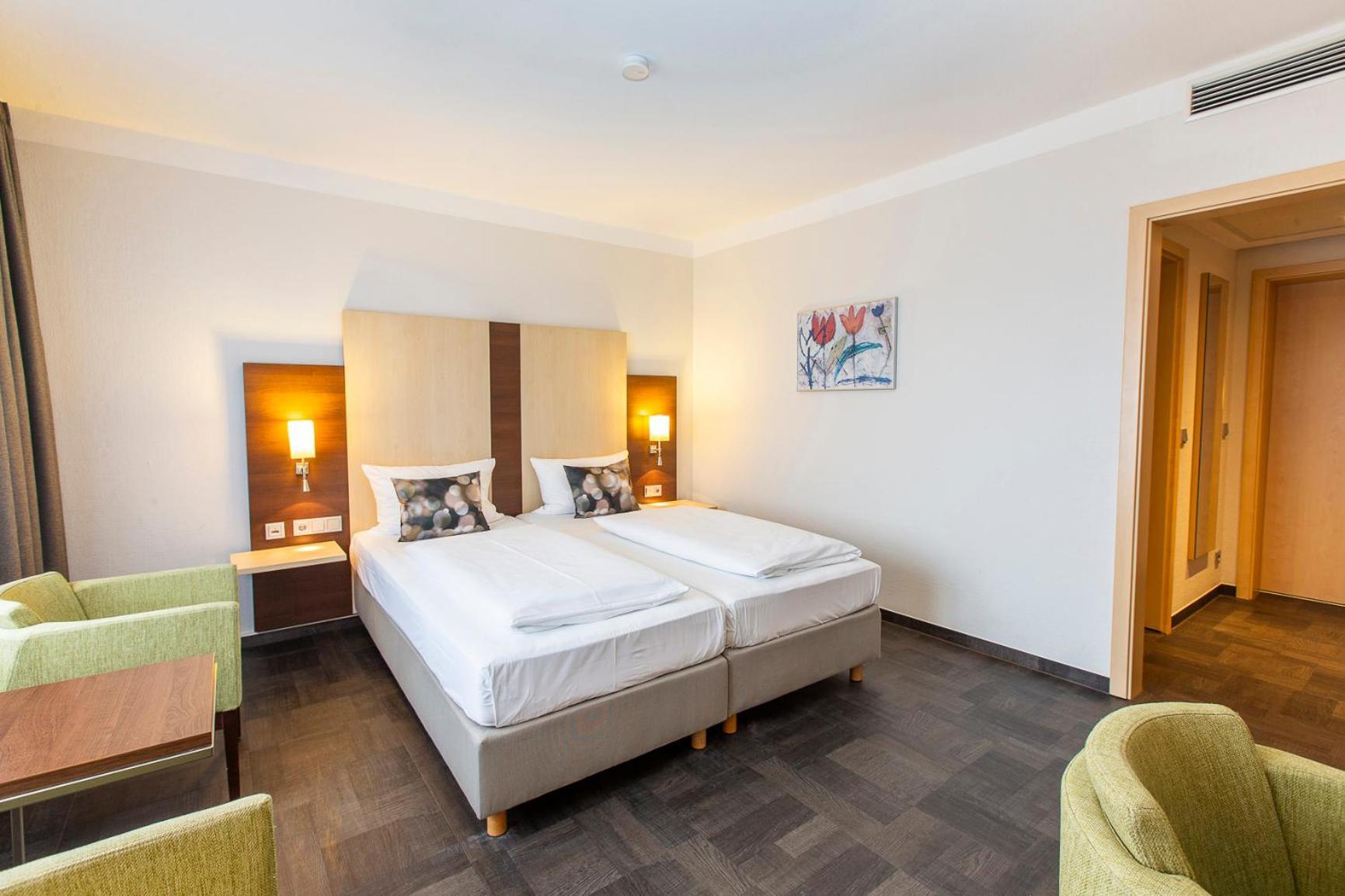 ברוכסל Hotel Scheffelhoehe מראה חיצוני תמונה