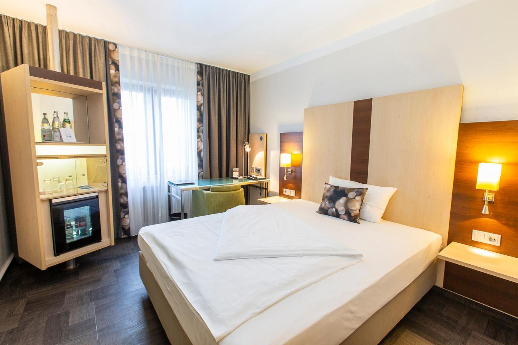 ברוכסל Hotel Scheffelhoehe מראה חיצוני תמונה