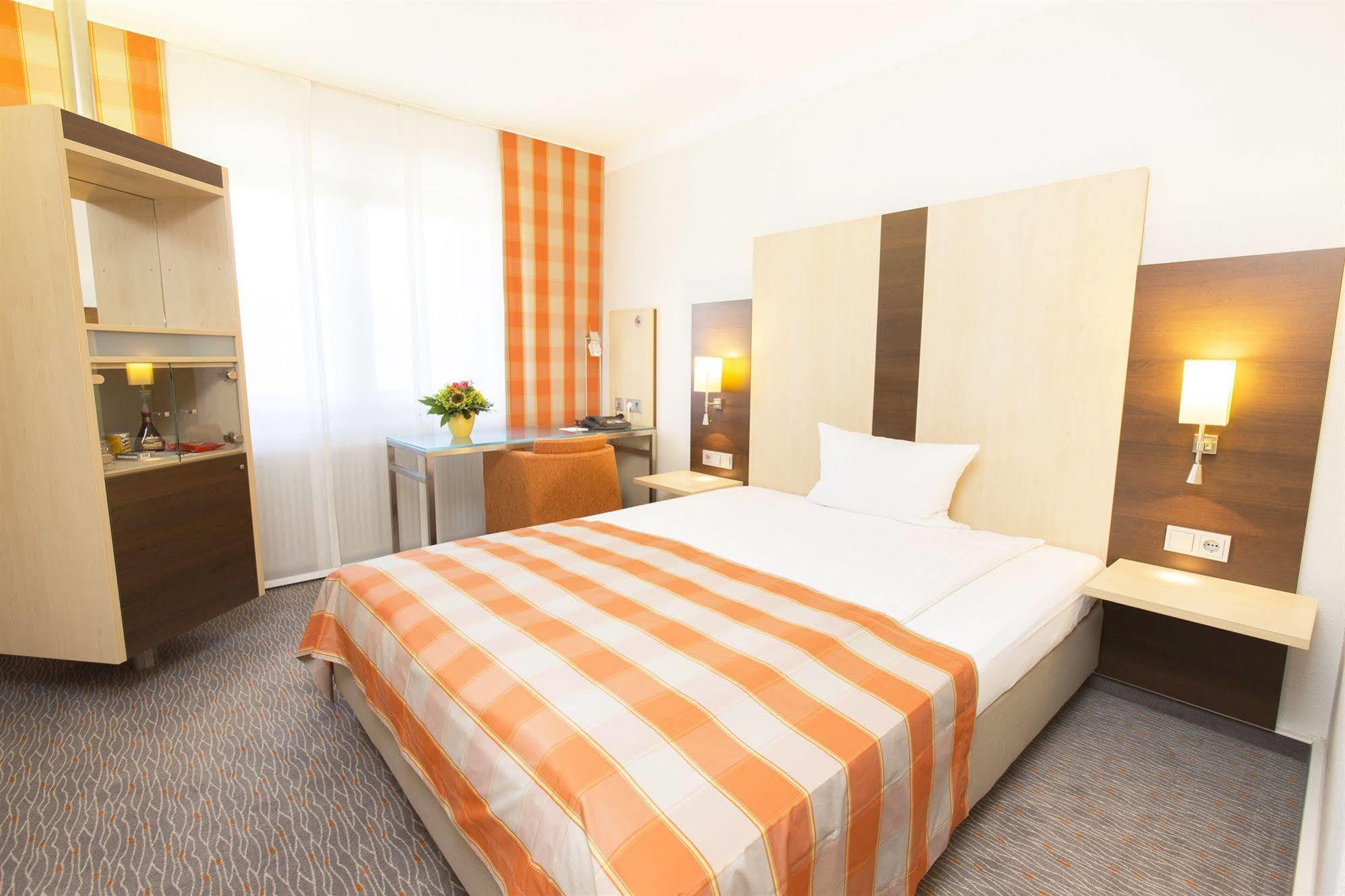 ברוכסל Hotel Scheffelhoehe מראה חיצוני תמונה